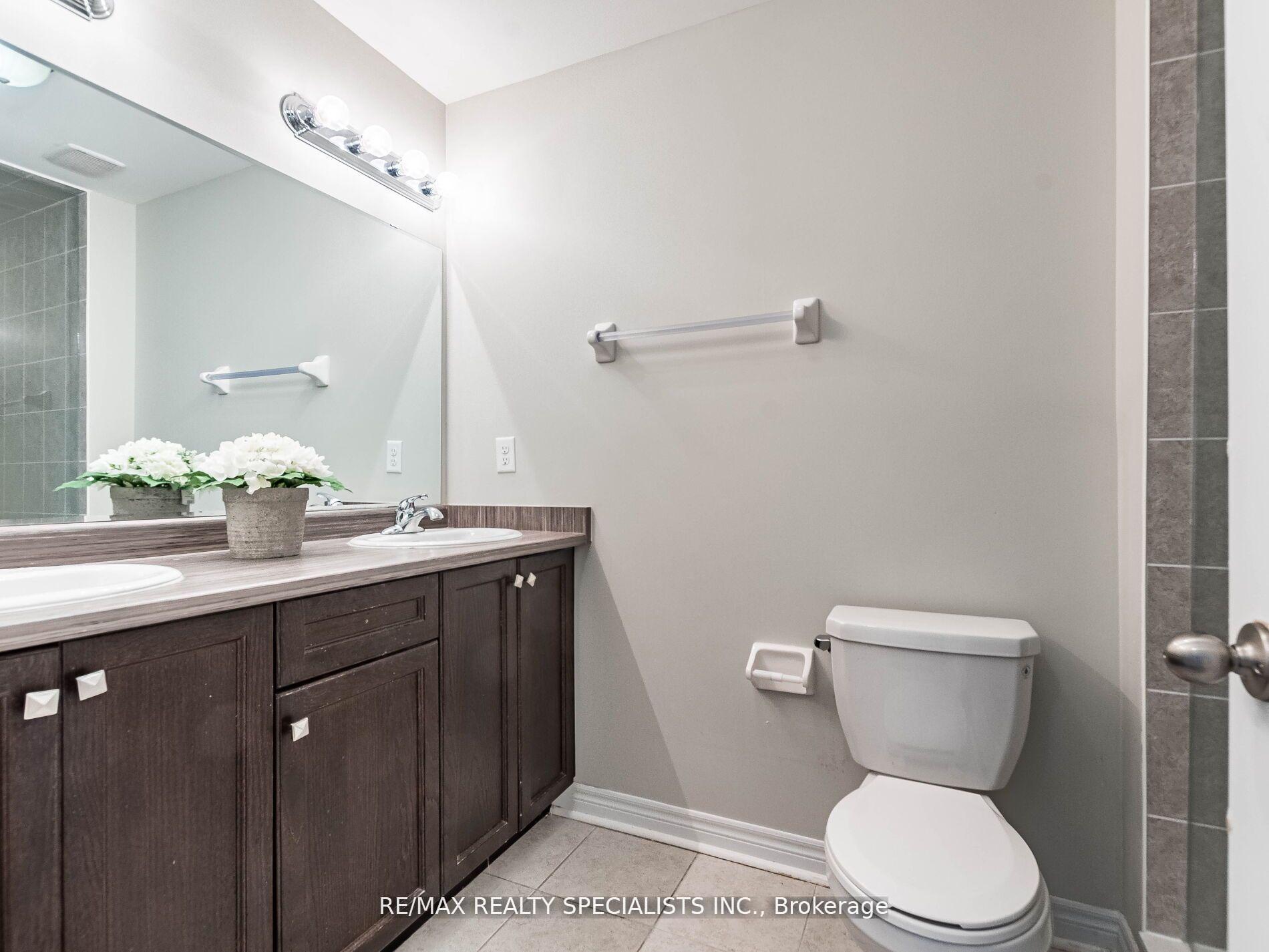 Photo 17 of 29 Finegan Circle, Brampton, Northwest Brampton — HOMEH