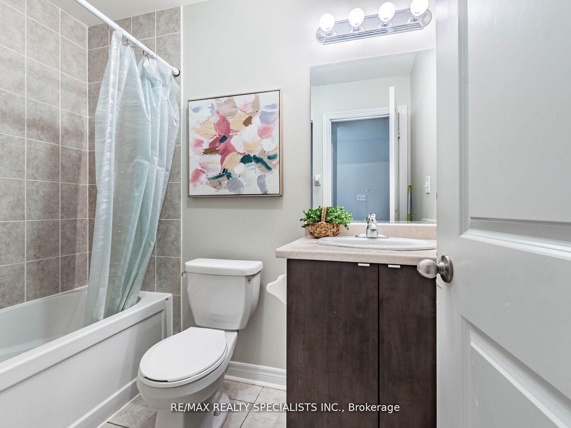 Photo 32 of 29 Finegan Circle, Brampton, Northwest Brampton — HOMEH