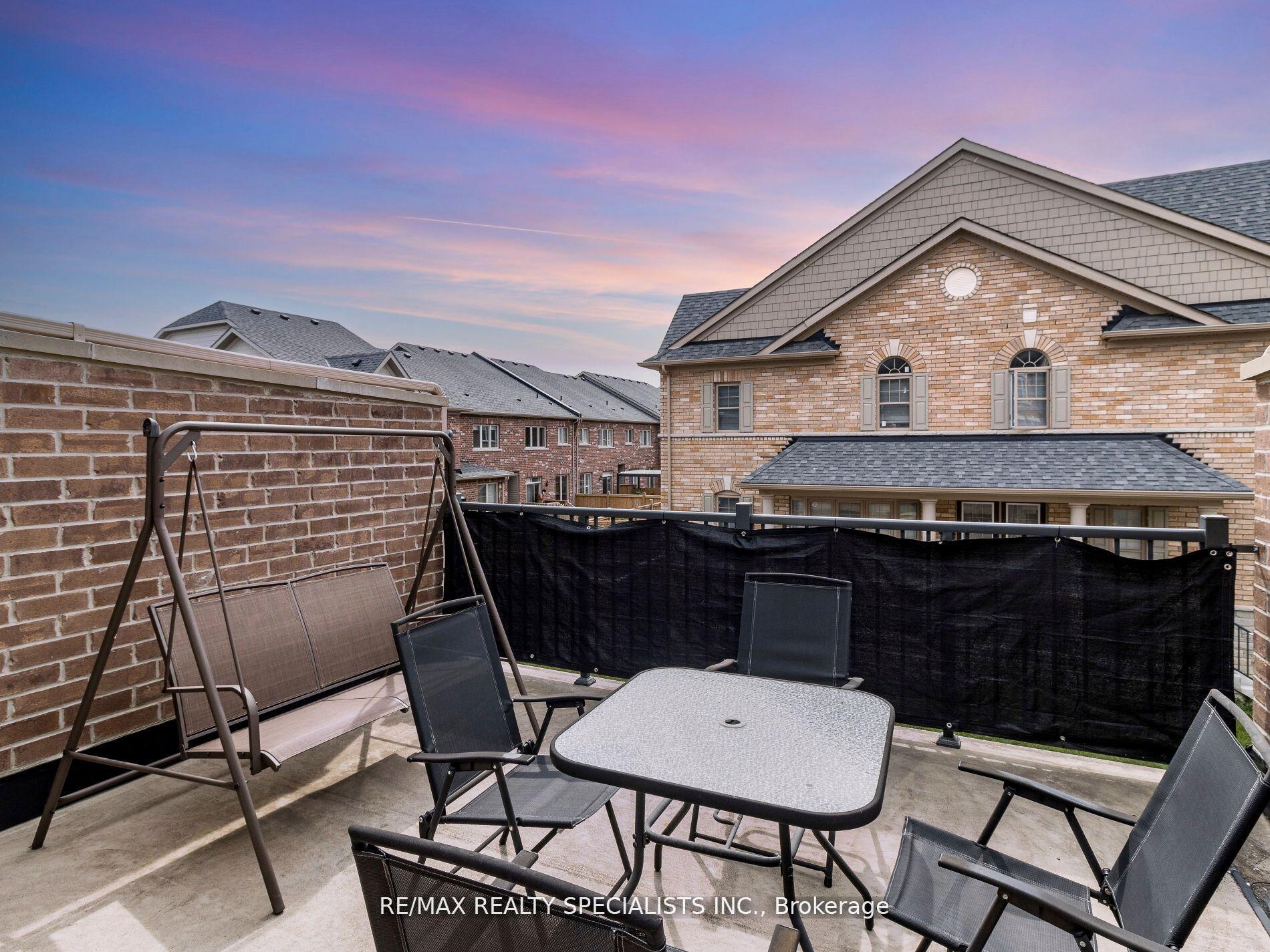 Photo 28 of 29 Finegan Circle, Brampton, Northwest Brampton — HOMEH