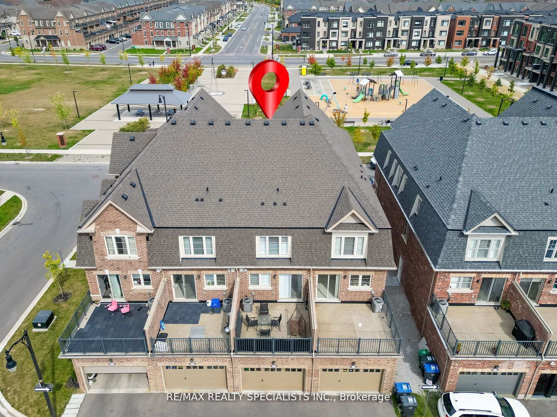 Photo 31 of 29 Finegan Circle, Brampton, Northwest Brampton — HOMEH