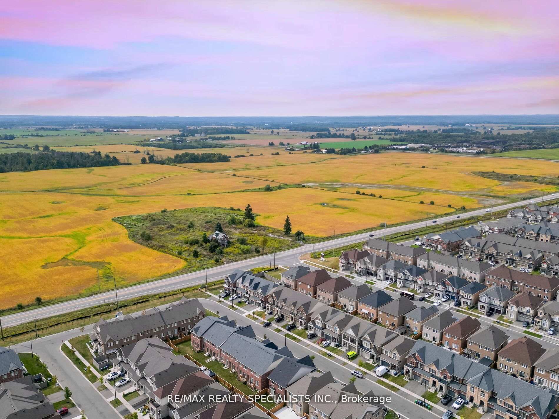 Photo 33 of 29 Finegan Circle, Brampton, Northwest Brampton — HOMEH