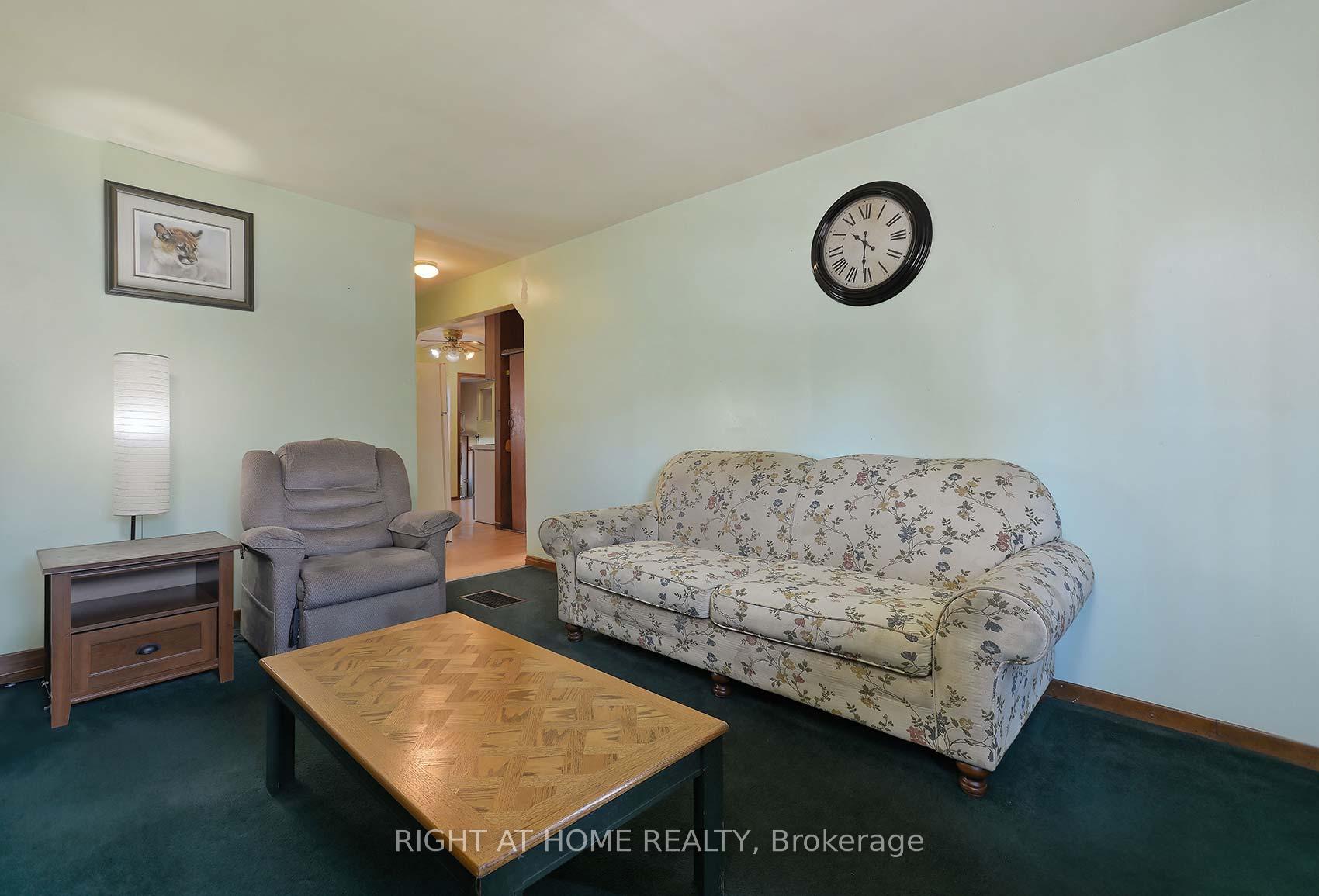 Photo 2 of 1171 Northmount Avenue, Mississauga, Lakeview — HOMEH