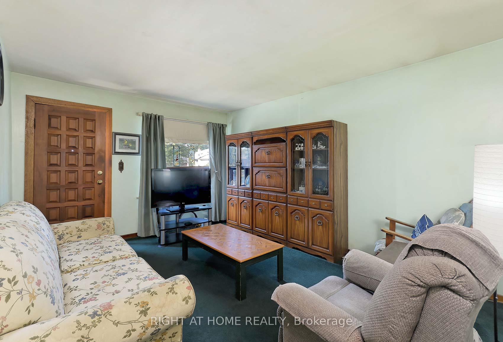 Photo 11 of 1171 Northmount Avenue, Mississauga, Lakeview — HOMEH
