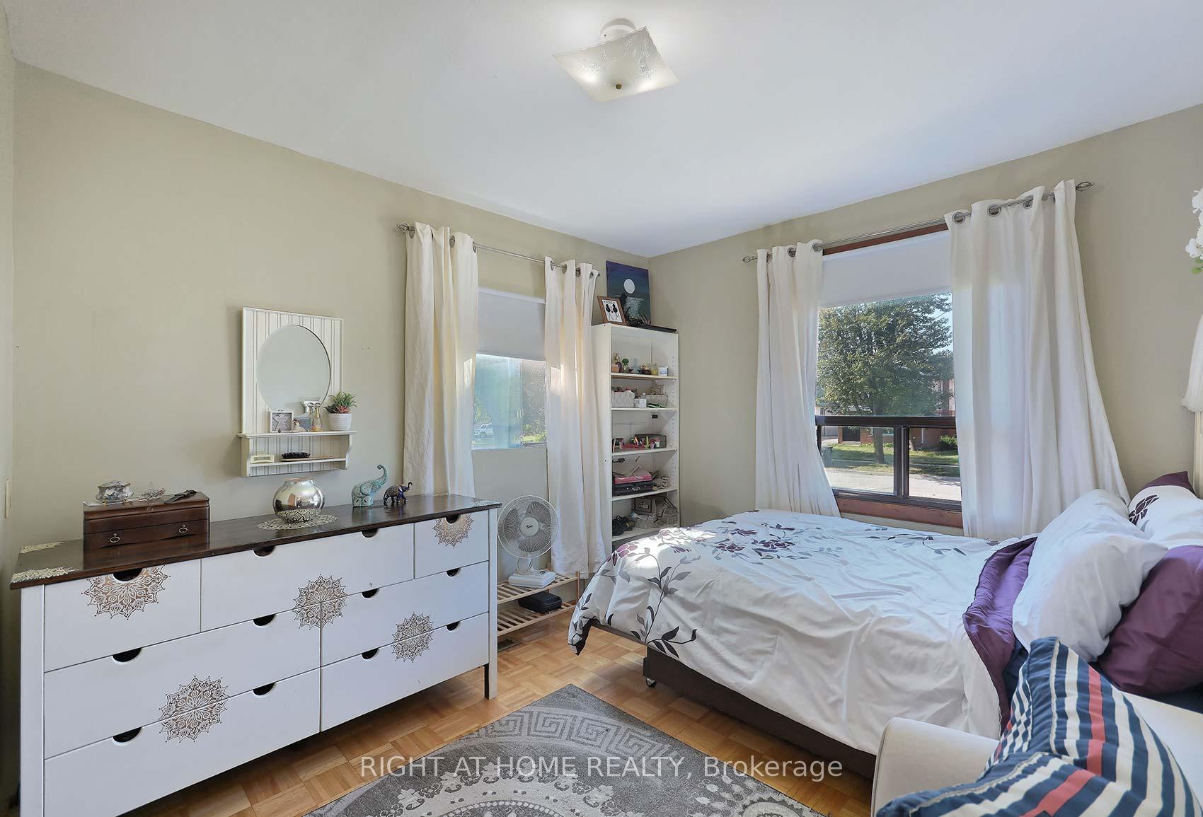 Photo 14 of 1171 Northmount Avenue, Mississauga, Lakeview — HOMEH