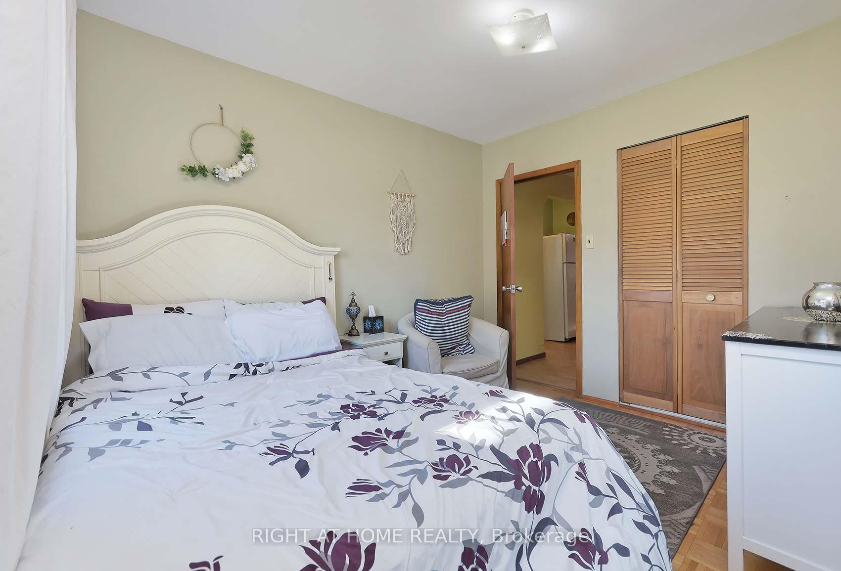 Photo 16 of 1171 Northmount Avenue, Mississauga, Lakeview — HOMEH
