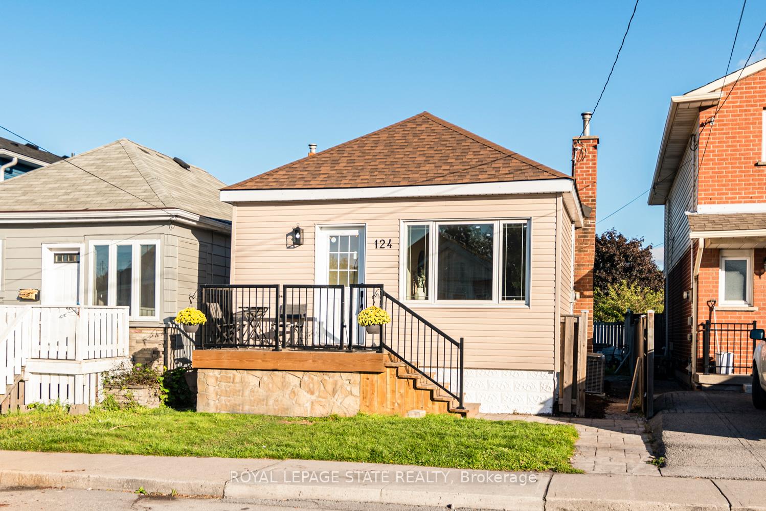 Photo 3 of 124 Harmony Avenue, Hamilton, Homeside — HOMEH