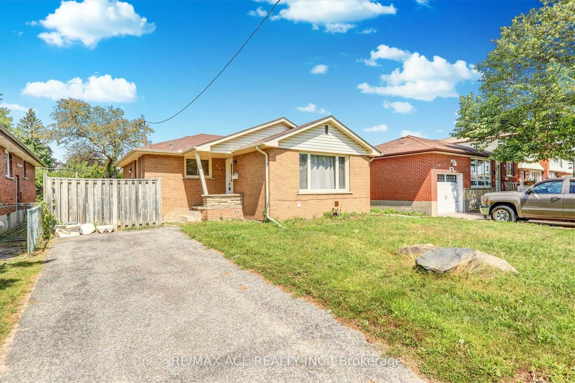Photo 4 of 646 Gibb Street, Oshawa, Vanier — HOMEH