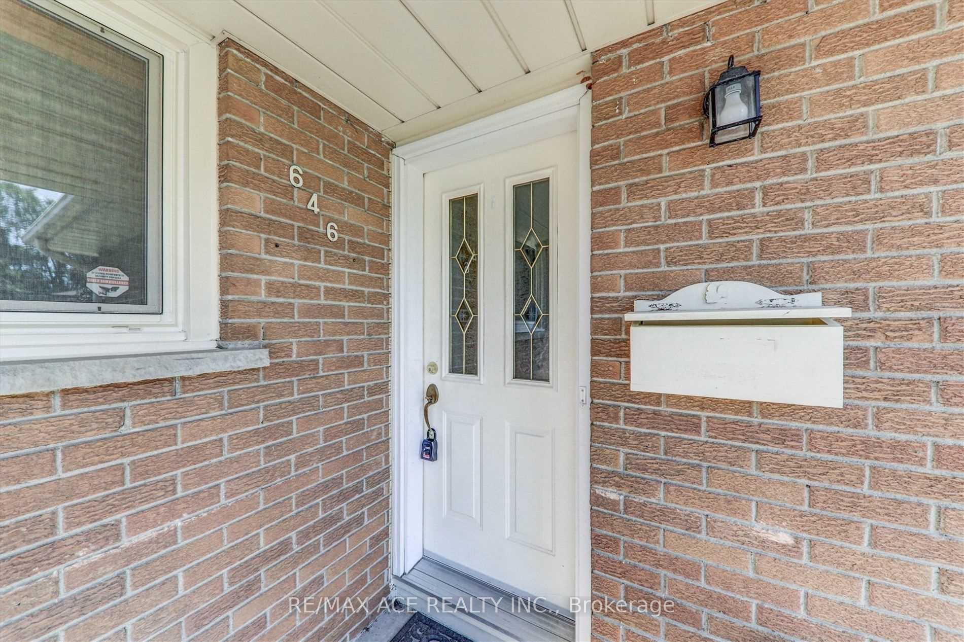 Photo 8 of 646 Gibb Street, Oshawa, Vanier — HOMEH