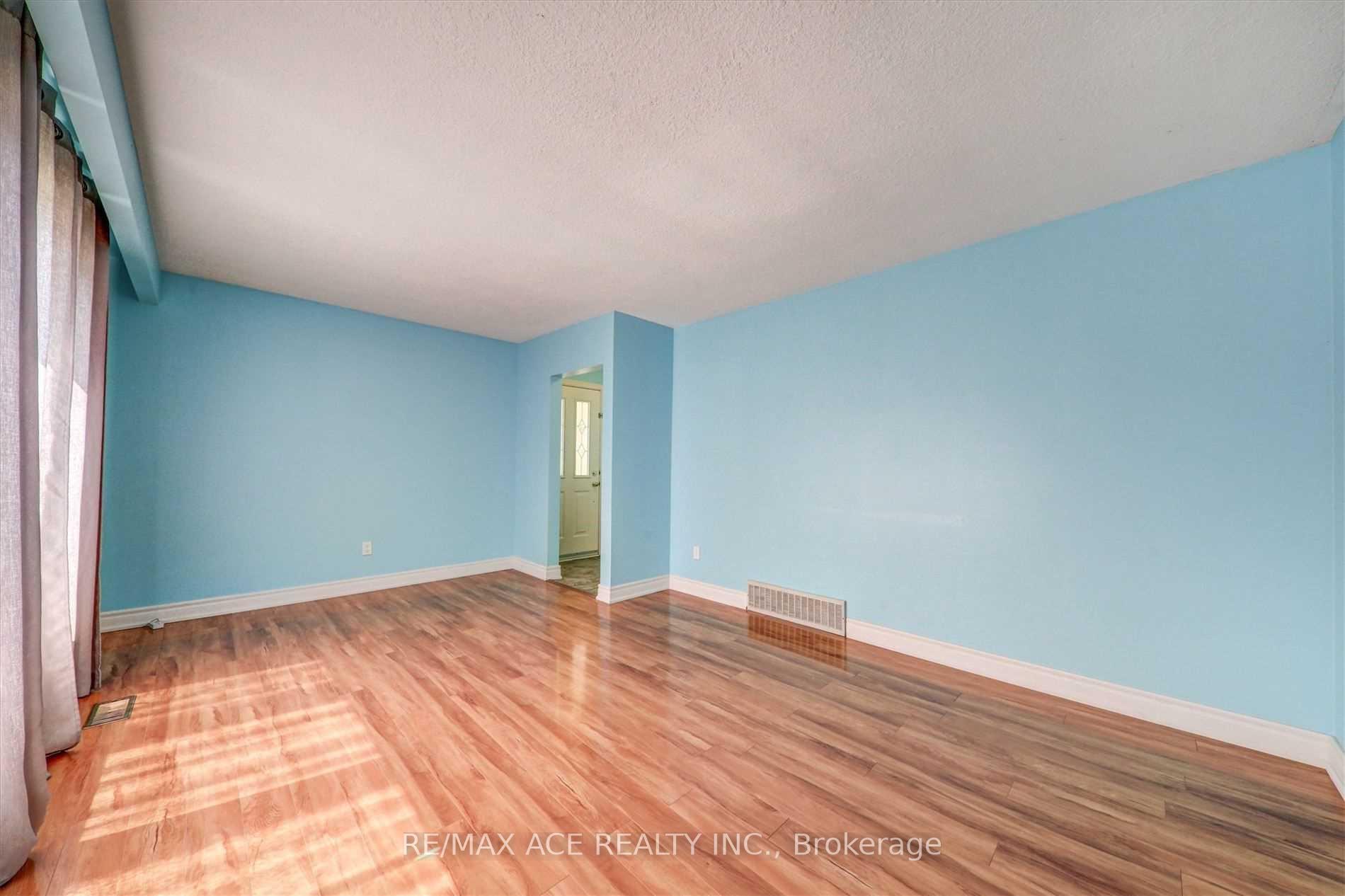 Photo 9 of 646 Gibb Street, Oshawa, Vanier — HOMEH