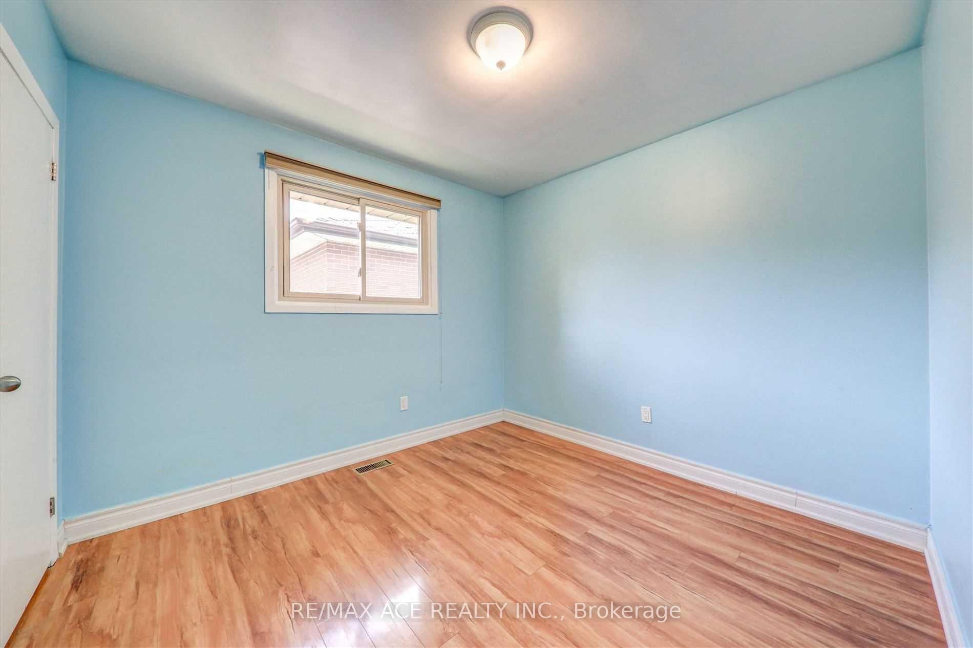 Photo 26 of 646 Gibb Street, Oshawa, Vanier — HOMEH