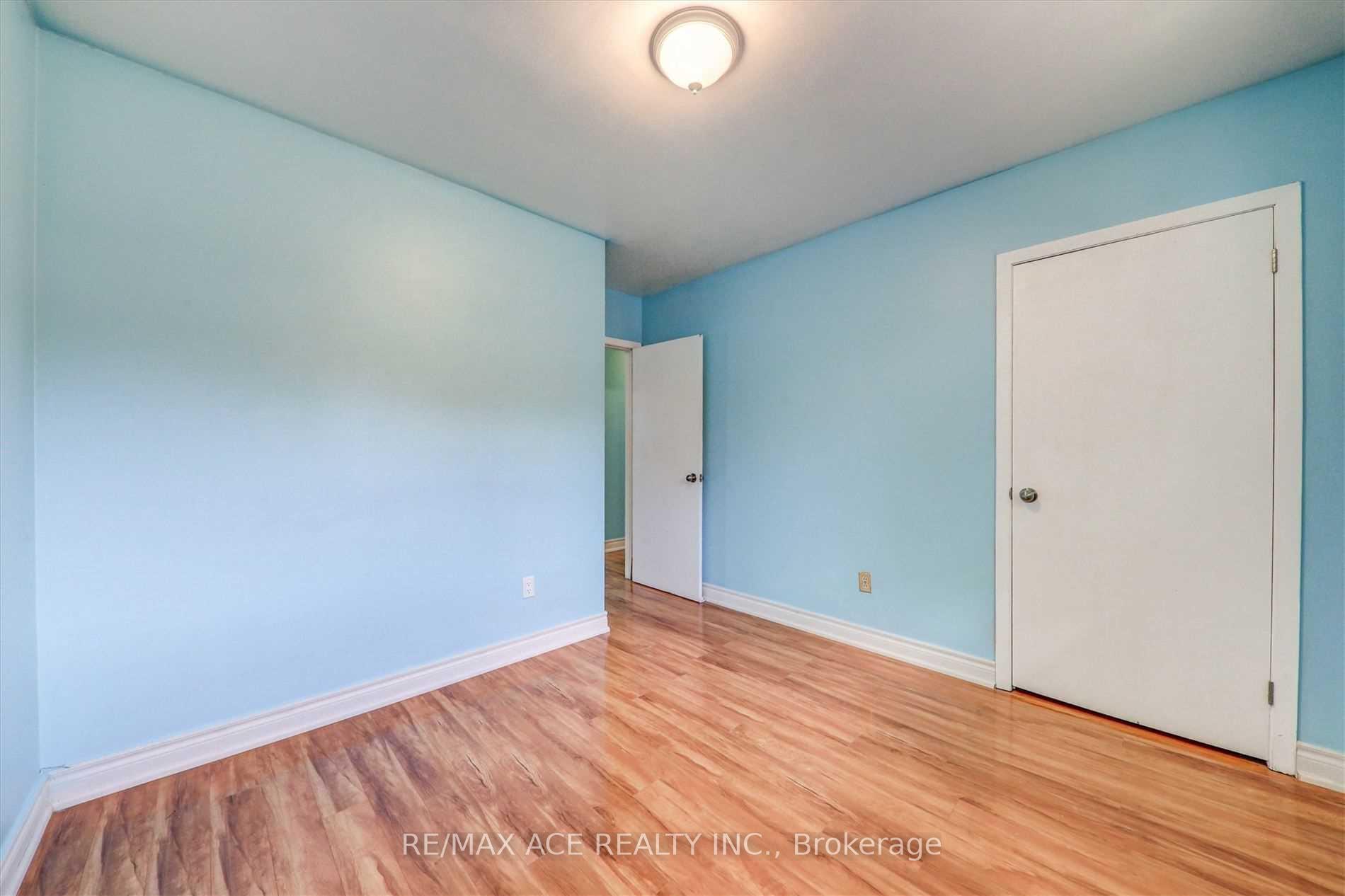 Photo 5 of 646 Gibb Street, Oshawa, Vanier — HOMEH
