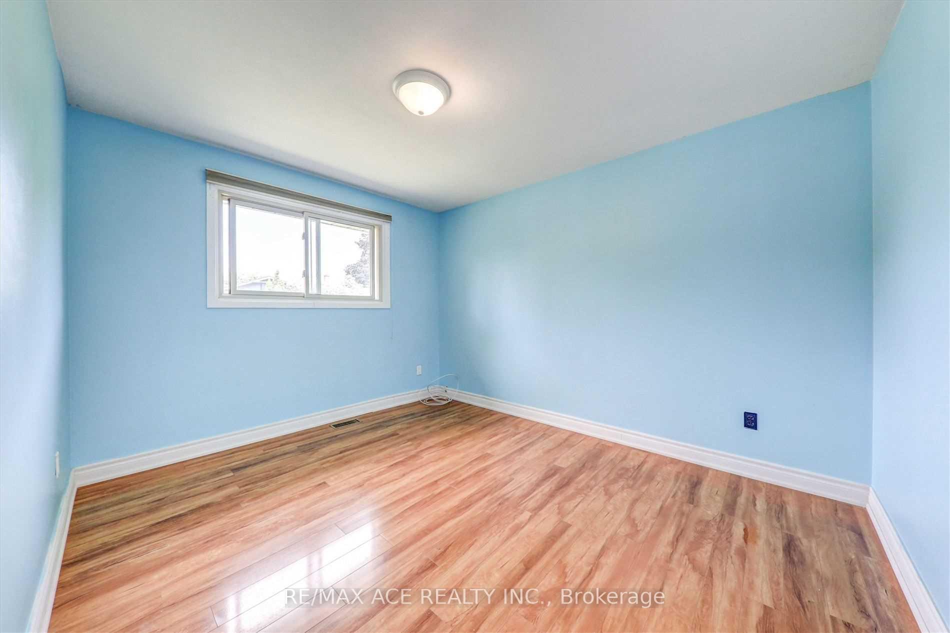 Photo 12 of 646 Gibb Street, Oshawa, Vanier — HOMEH