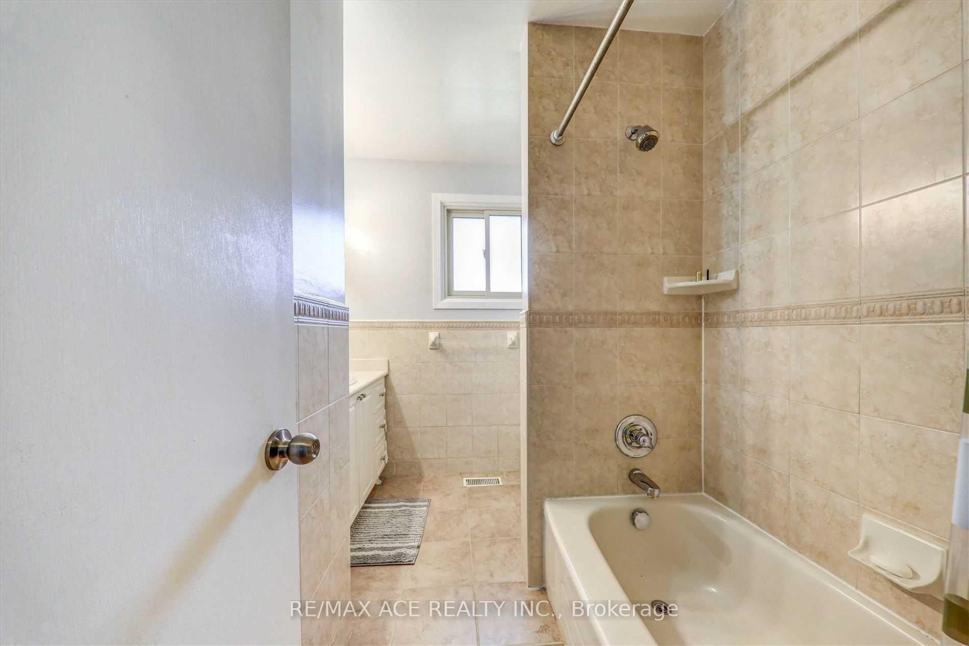 Photo 17 of 646 Gibb Street, Oshawa, Vanier — HOMEH