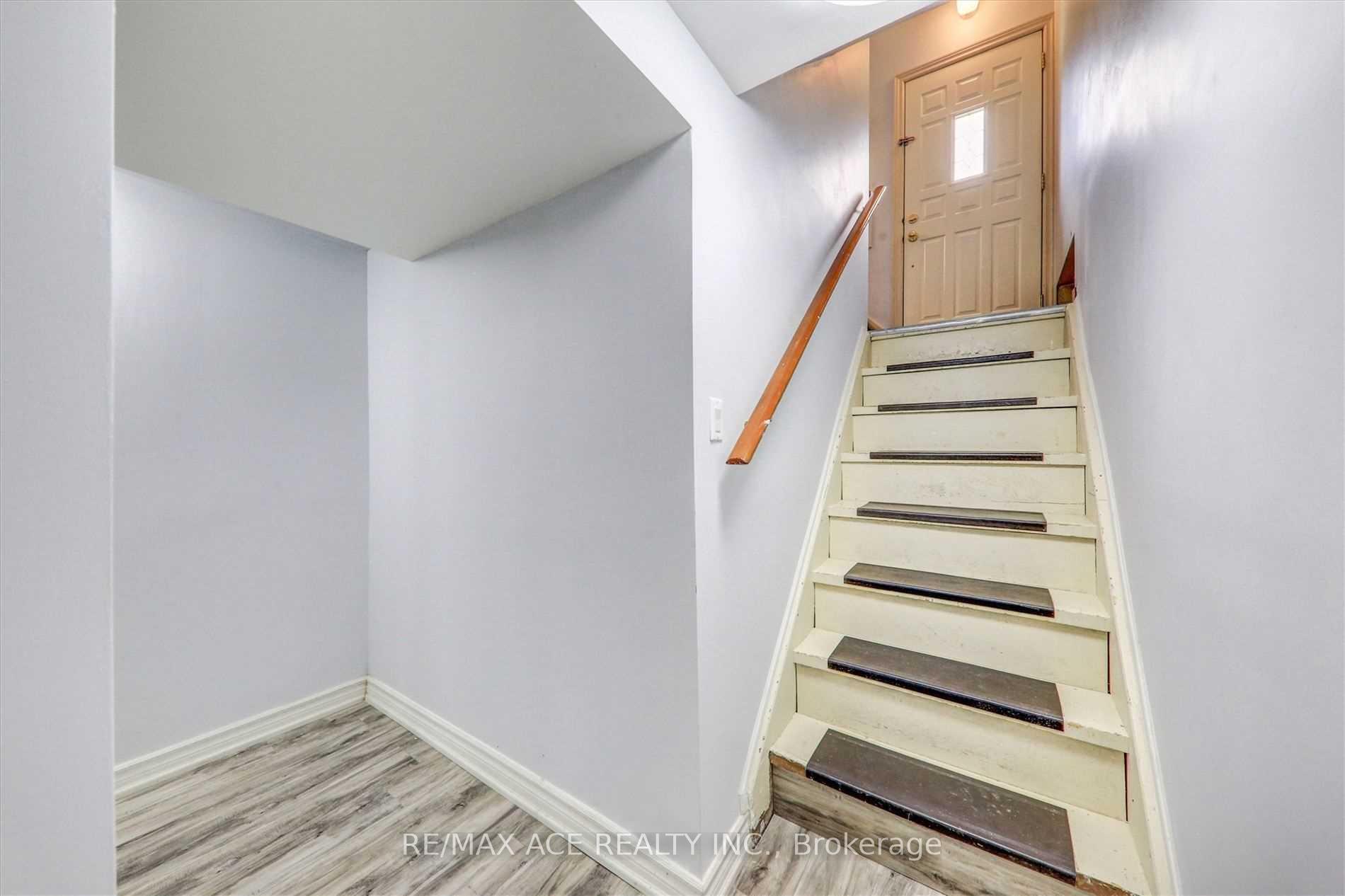 Photo 22 of 646 Gibb Street, Oshawa, Vanier — HOMEH