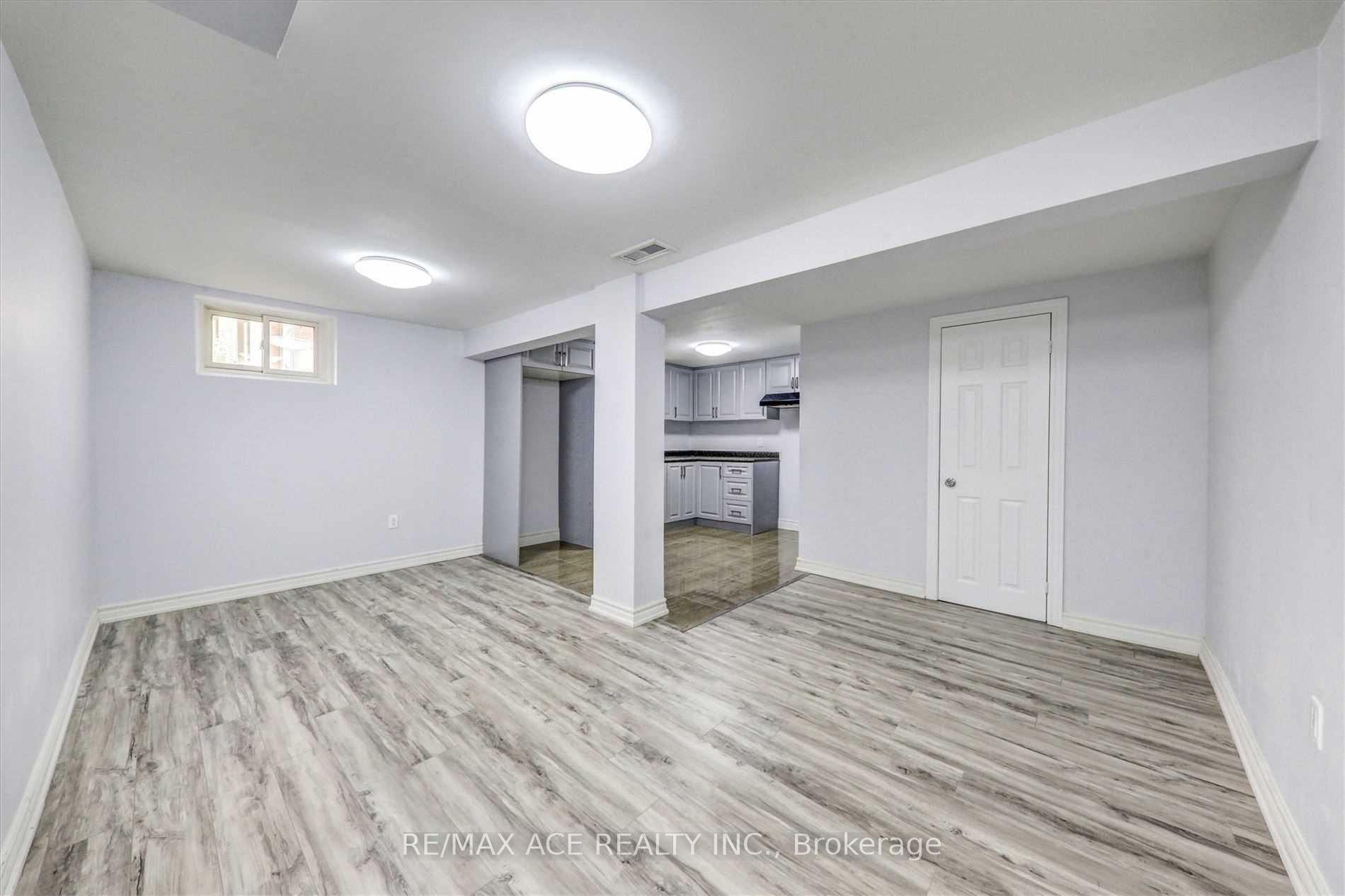 Photo 23 of 646 Gibb Street, Oshawa, Vanier — HOMEH