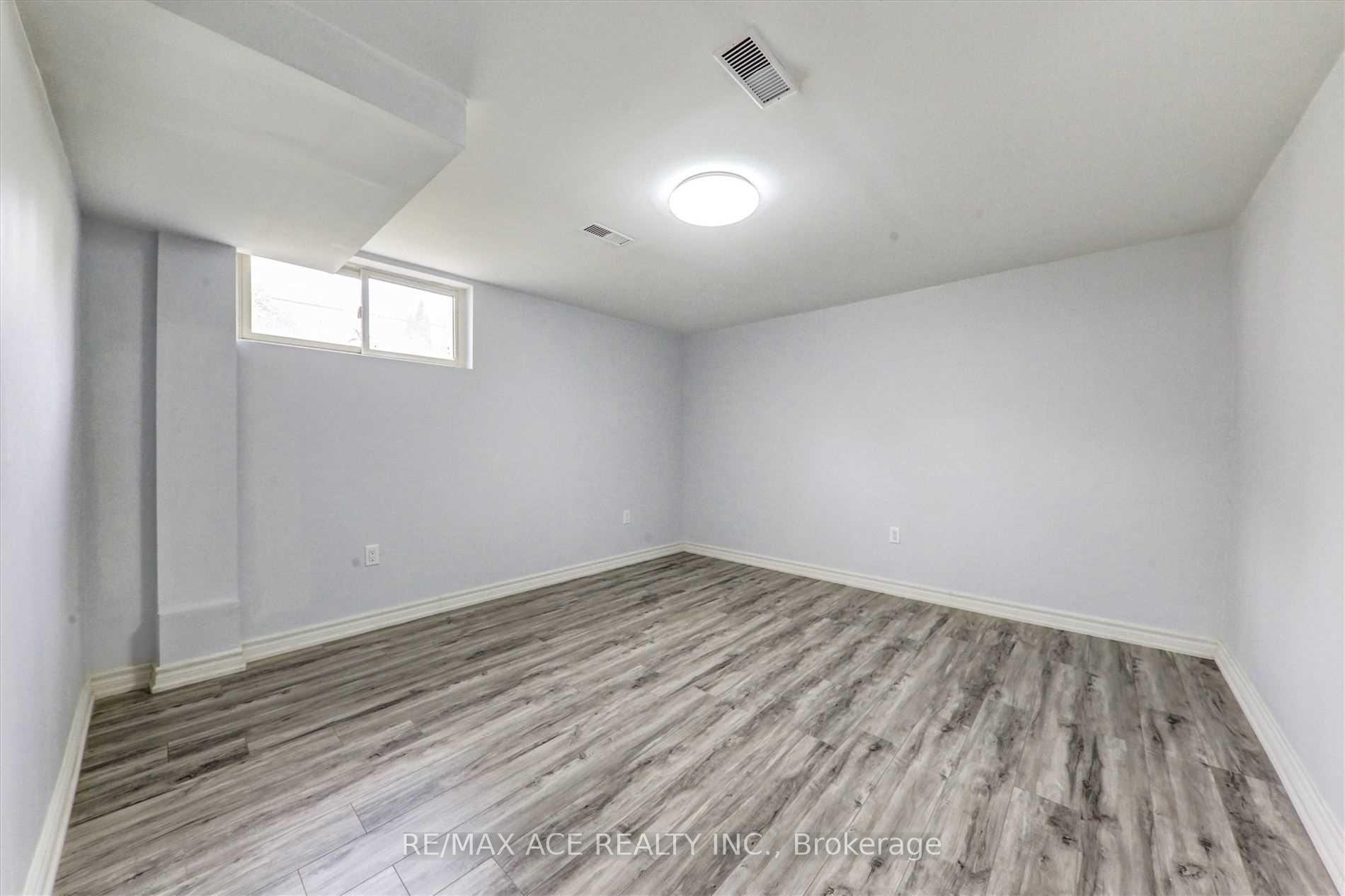 Photo 30 of 646 Gibb Street, Oshawa, Vanier — HOMEH