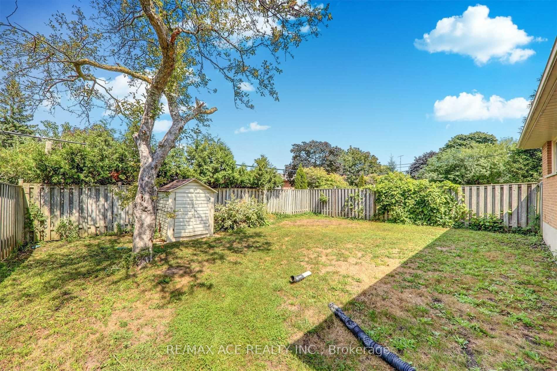 Photo 32 of 646 Gibb Street, Oshawa, Vanier — HOMEH