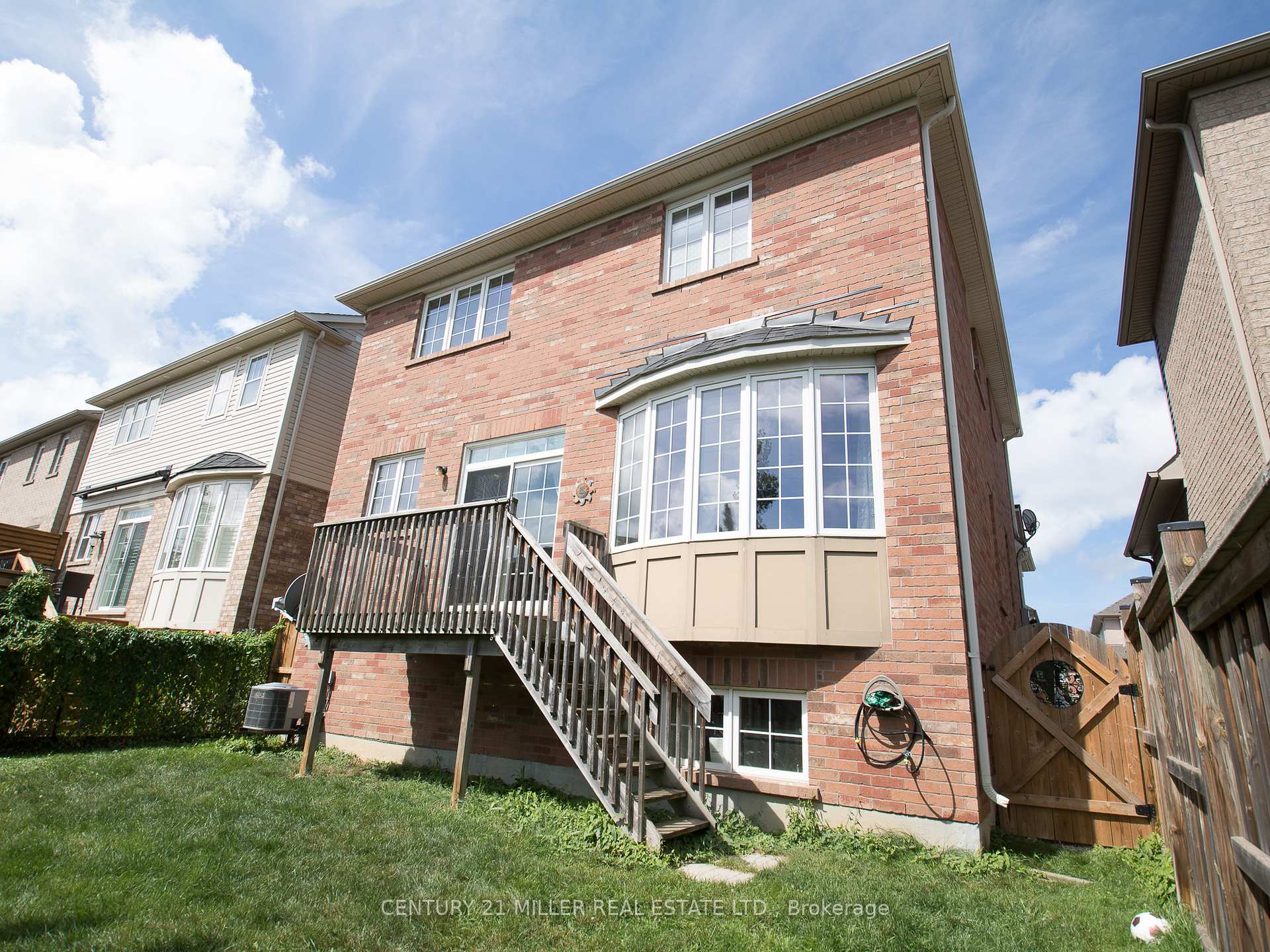 Photo 2 of 278 Montreal Circle, Hamilton, Winona Park — HOMEH