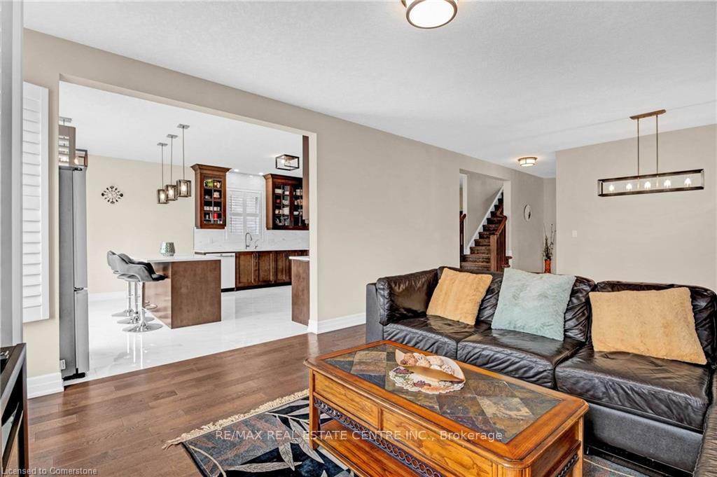 Photo 7 of 134 Pondcliffe Drive, Kitchener — HOMEH