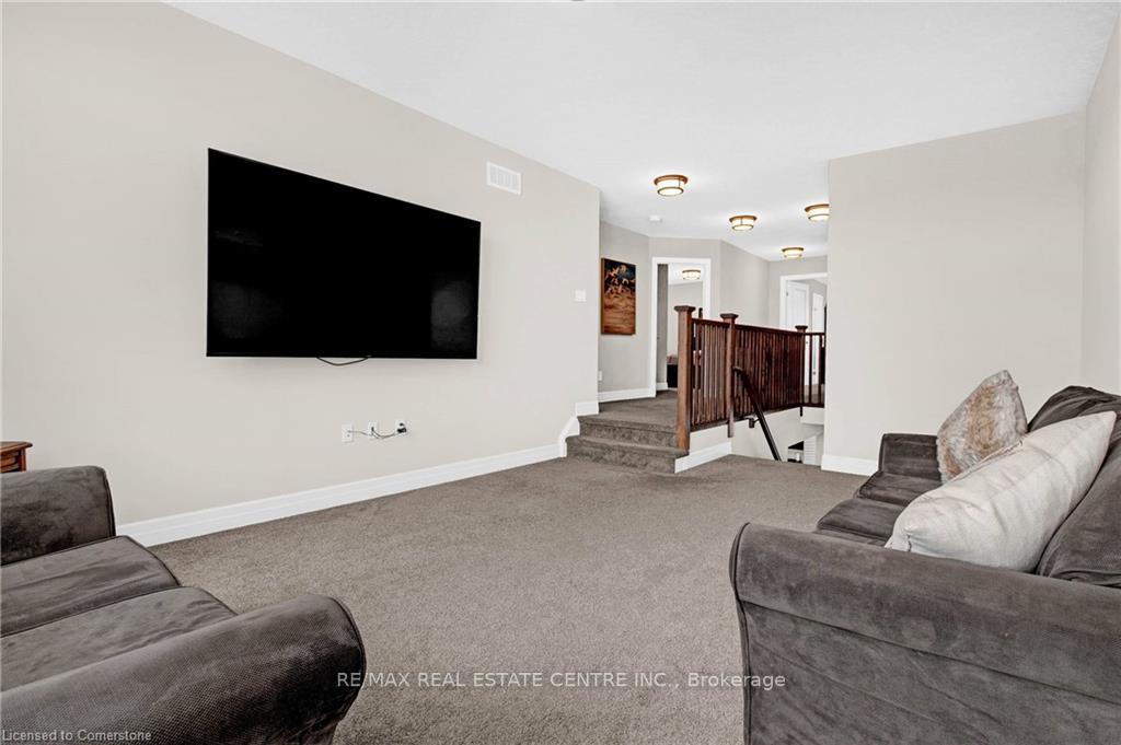 Photo 20 of 134 Pondcliffe Drive, Kitchener — HOMEH