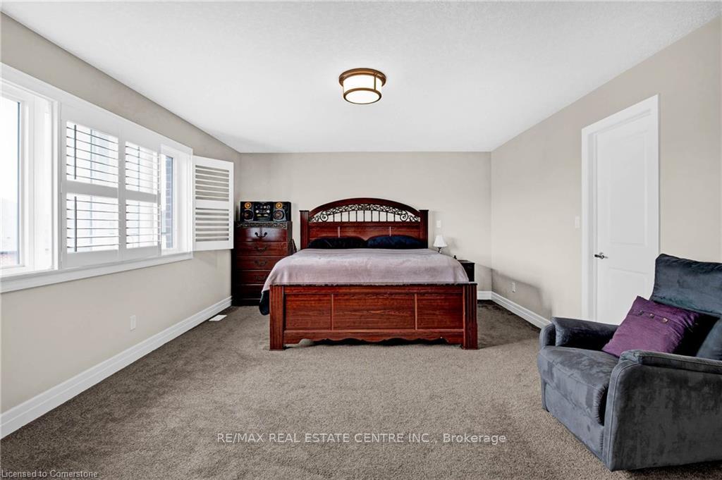 Photo 23 of 134 Pondcliffe Drive, Kitchener — HOMEH