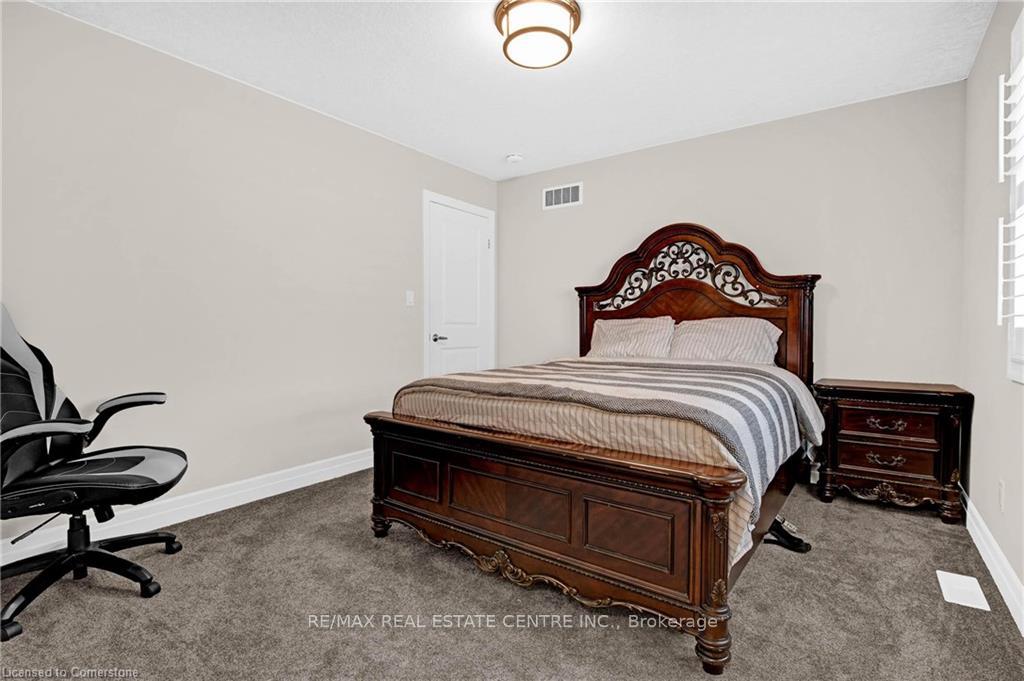 Photo 22 of 134 Pondcliffe Drive, Kitchener — HOMEH