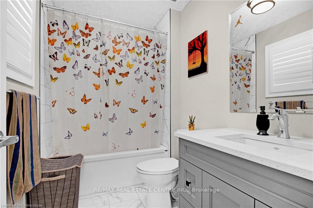 Photo 25 of 134 Pondcliffe Drive, Kitchener — HOMEH