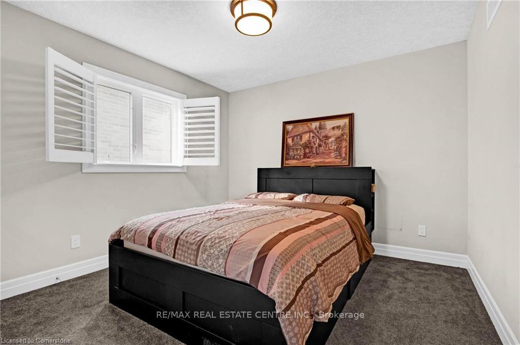 Photo 28 of 134 Pondcliffe Drive, Kitchener — HOMEH