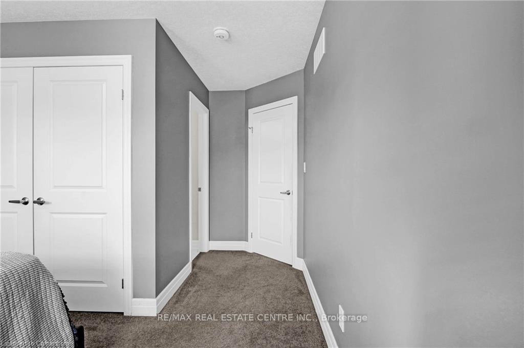 Photo 31 of 134 Pondcliffe Drive, Kitchener — HOMEH