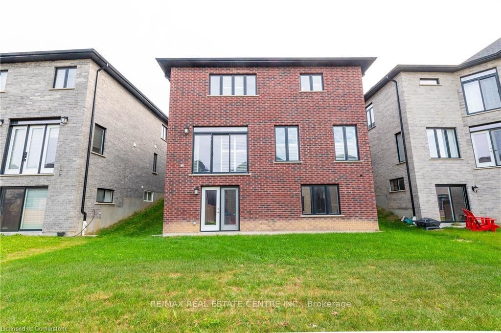 Photo 35 of 134 Pondcliffe Drive, Kitchener — HOMEH