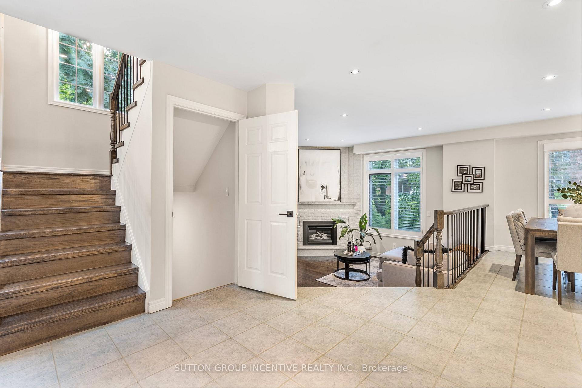 Photo 22 of 25 Silver Court, Hamilton, Waterdown — HOMEH