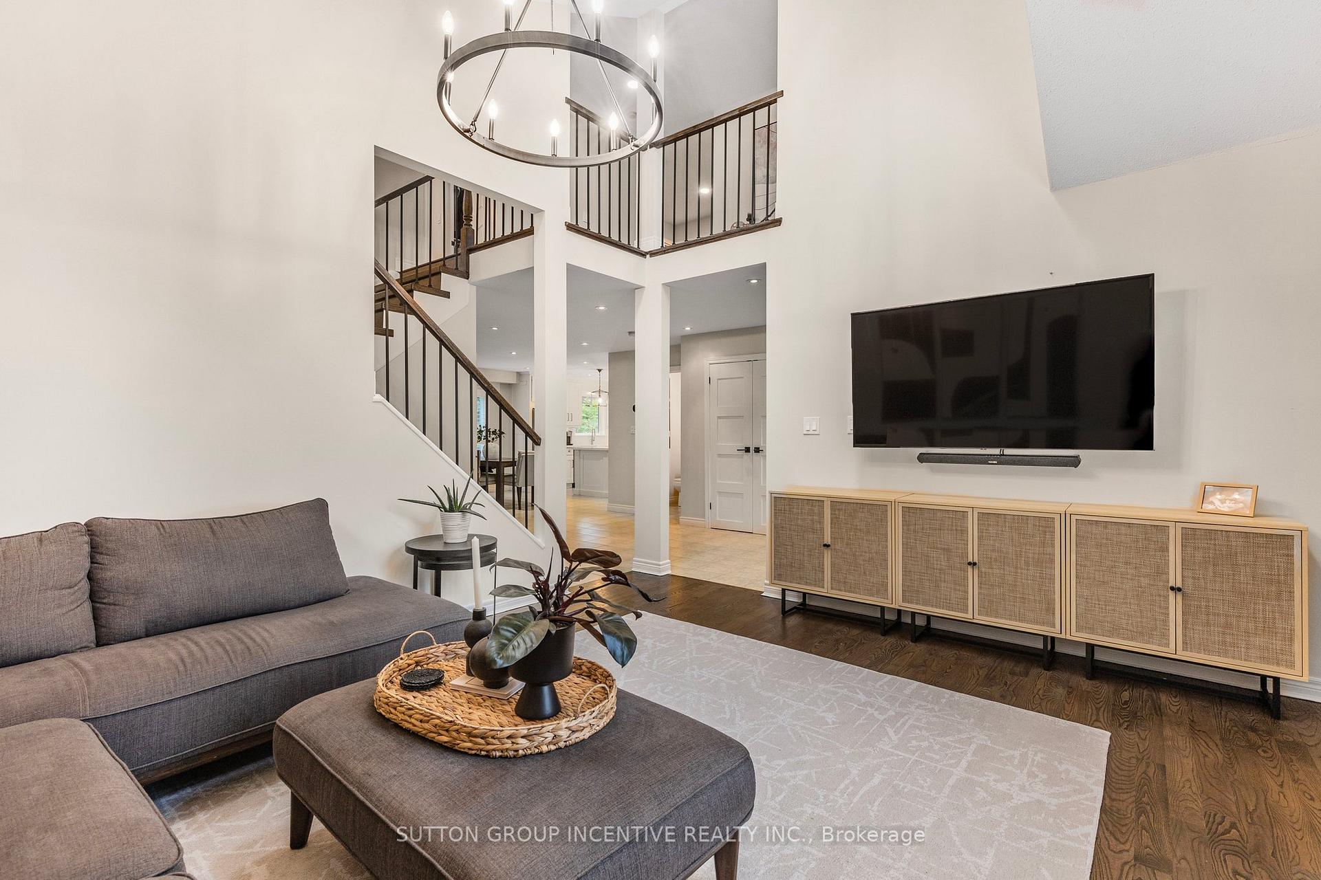 Photo 7 of 25 Silver Court, Hamilton, Waterdown — HOMEH