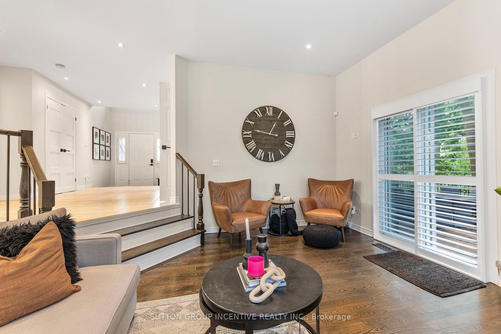 Photo 6 of 25 Silver Court, Hamilton, Waterdown — HOMEH