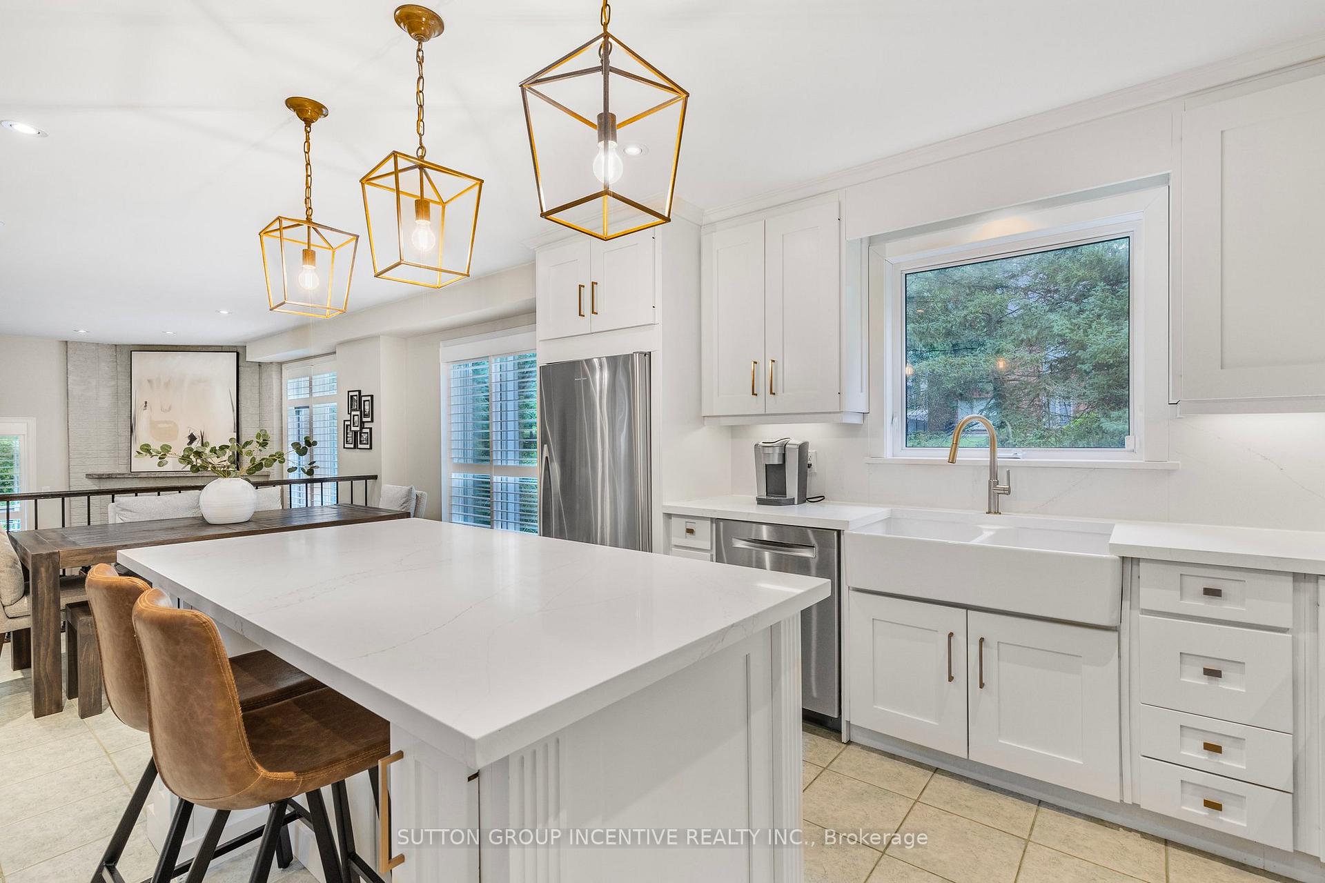 Photo 13 of 25 Silver Court, Hamilton, Waterdown — HOMEH