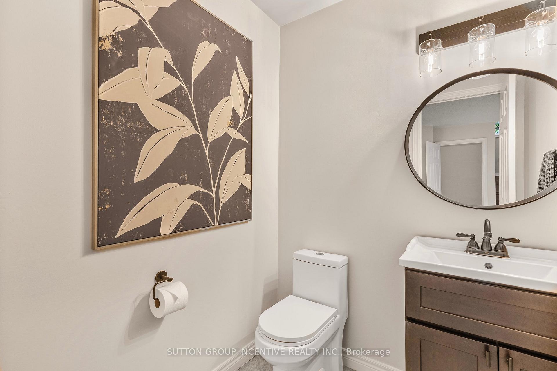 Photo 5 of 25 Silver Court, Hamilton, Waterdown — HOMEH