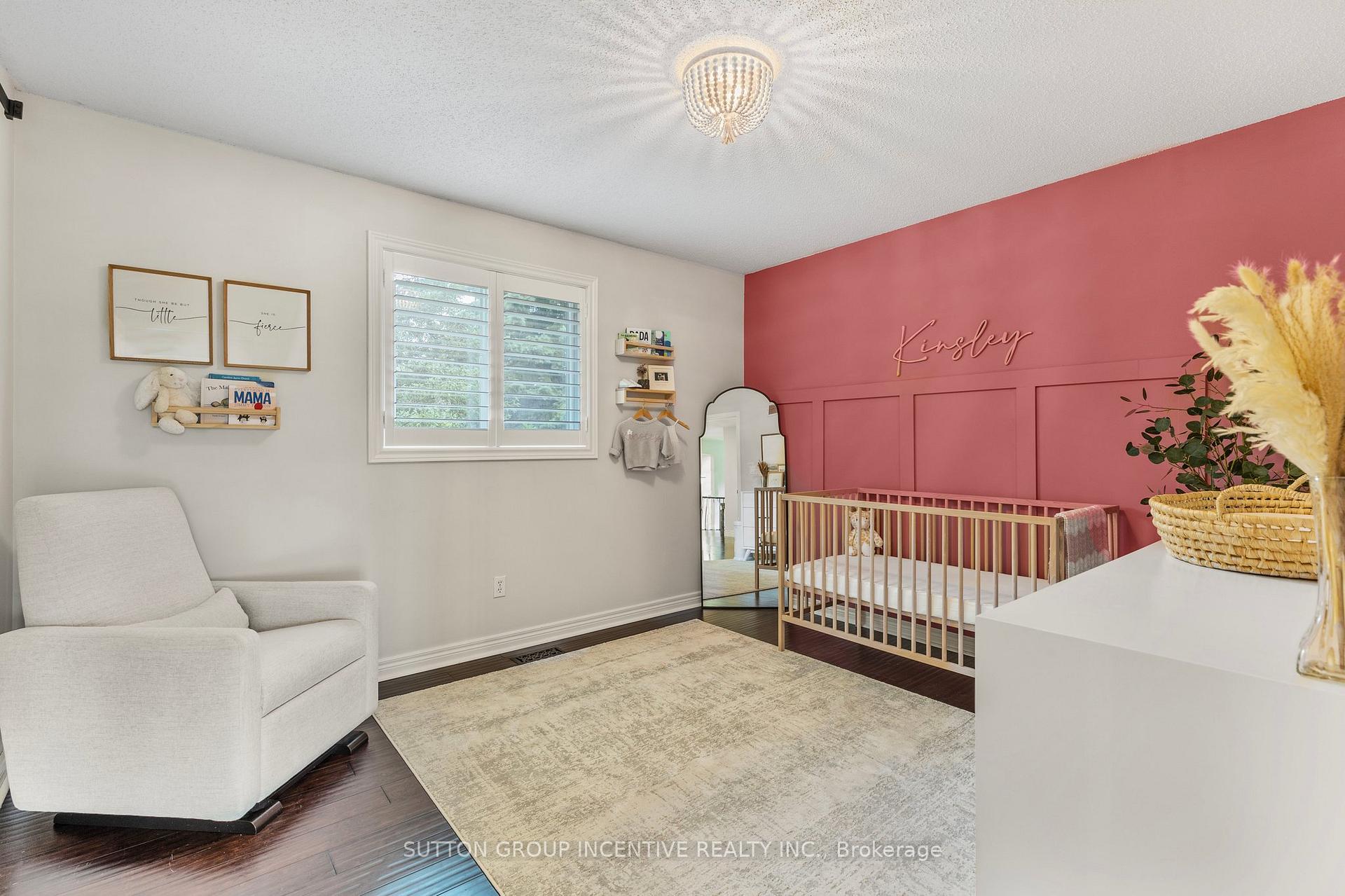 Photo 20 of 25 Silver Court, Hamilton, Waterdown — HOMEH