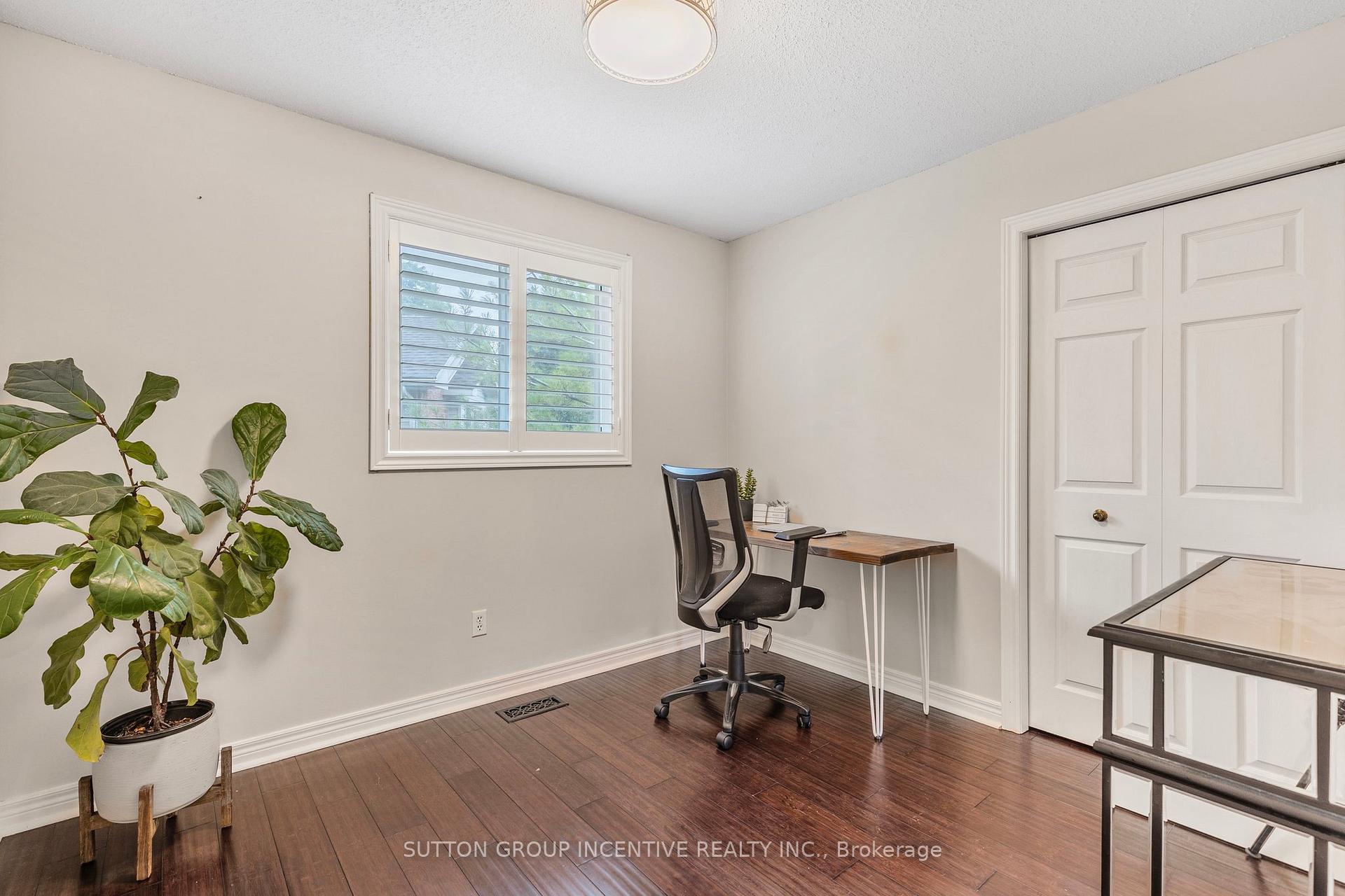 Photo 24 of 25 Silver Court, Hamilton, Waterdown — HOMEH