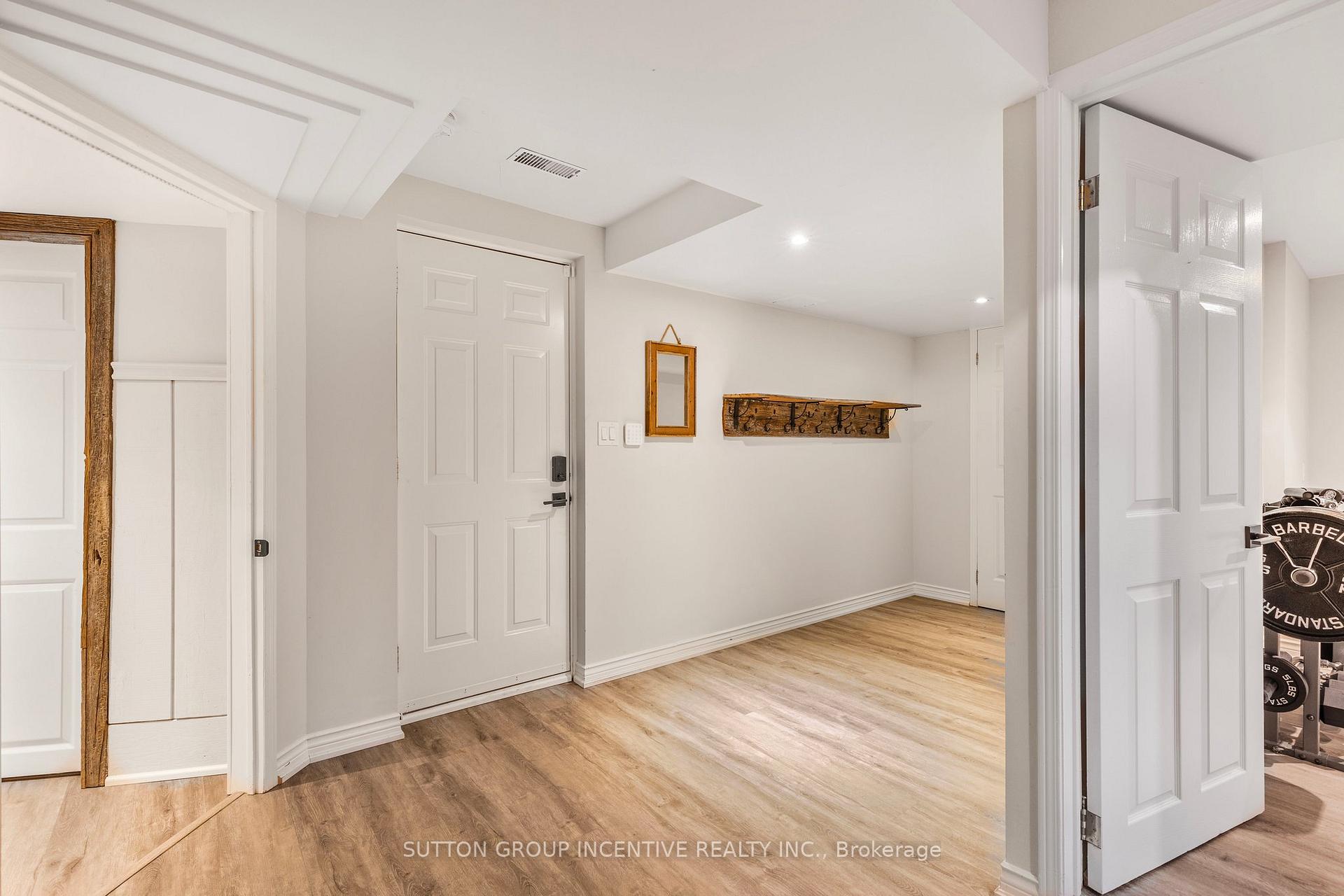 Photo 28 of 25 Silver Court, Hamilton, Waterdown — HOMEH