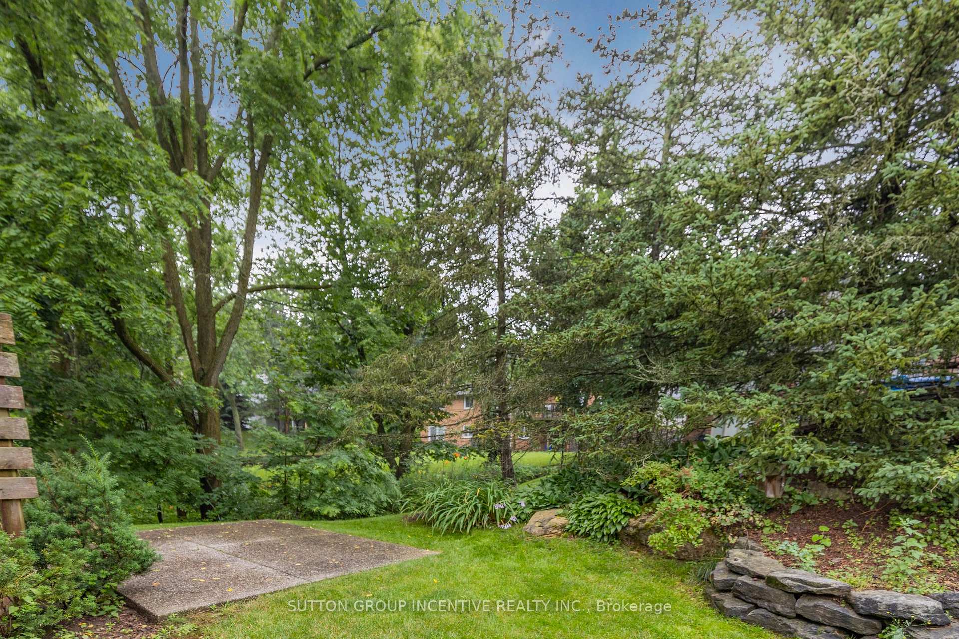 Photo 34 of 25 Silver Court, Hamilton, Waterdown — HOMEH