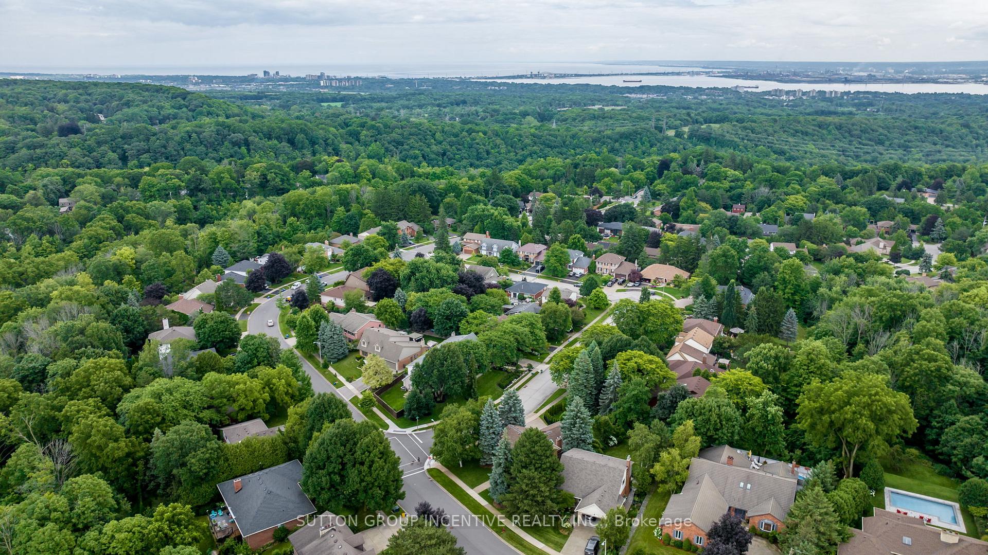 Photo 38 of 25 Silver Court, Hamilton, Waterdown — HOMEH