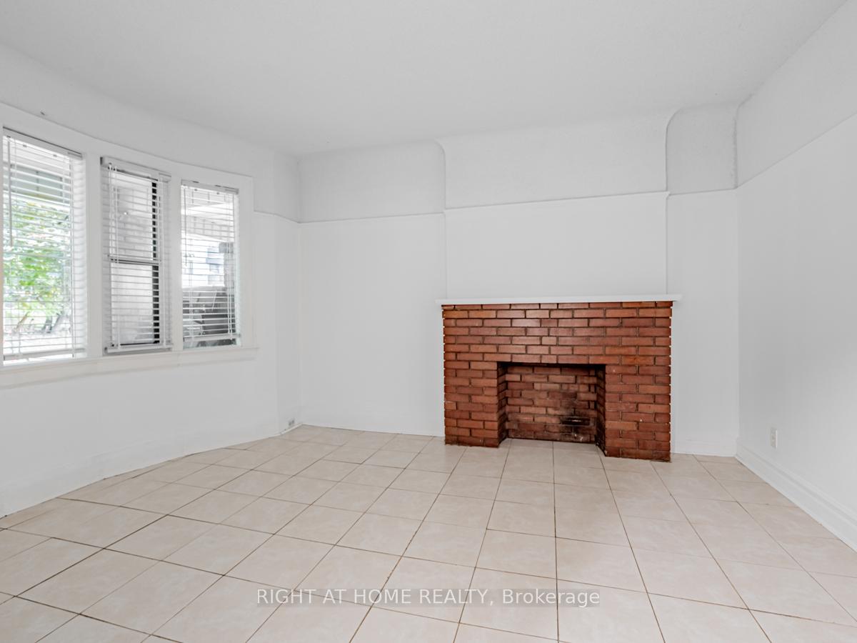Photo 4 of 15 Regal Road, Toronto, Wychwood — HOMEH