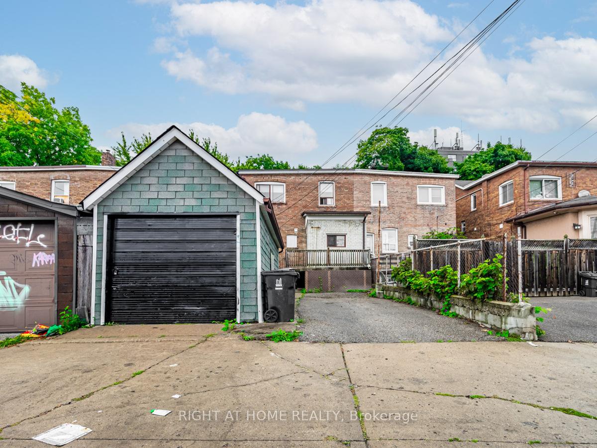 Photo 26 of 15 Regal Road, Toronto, Wychwood — HOMEH