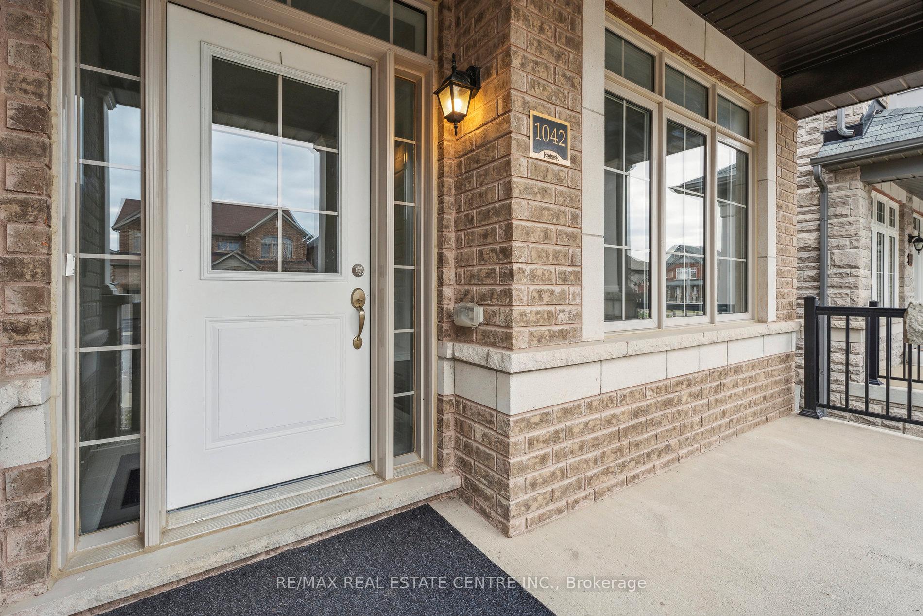Photo 3 of 1042 Cole Street, Innisfil, Alcona — HOMEH
