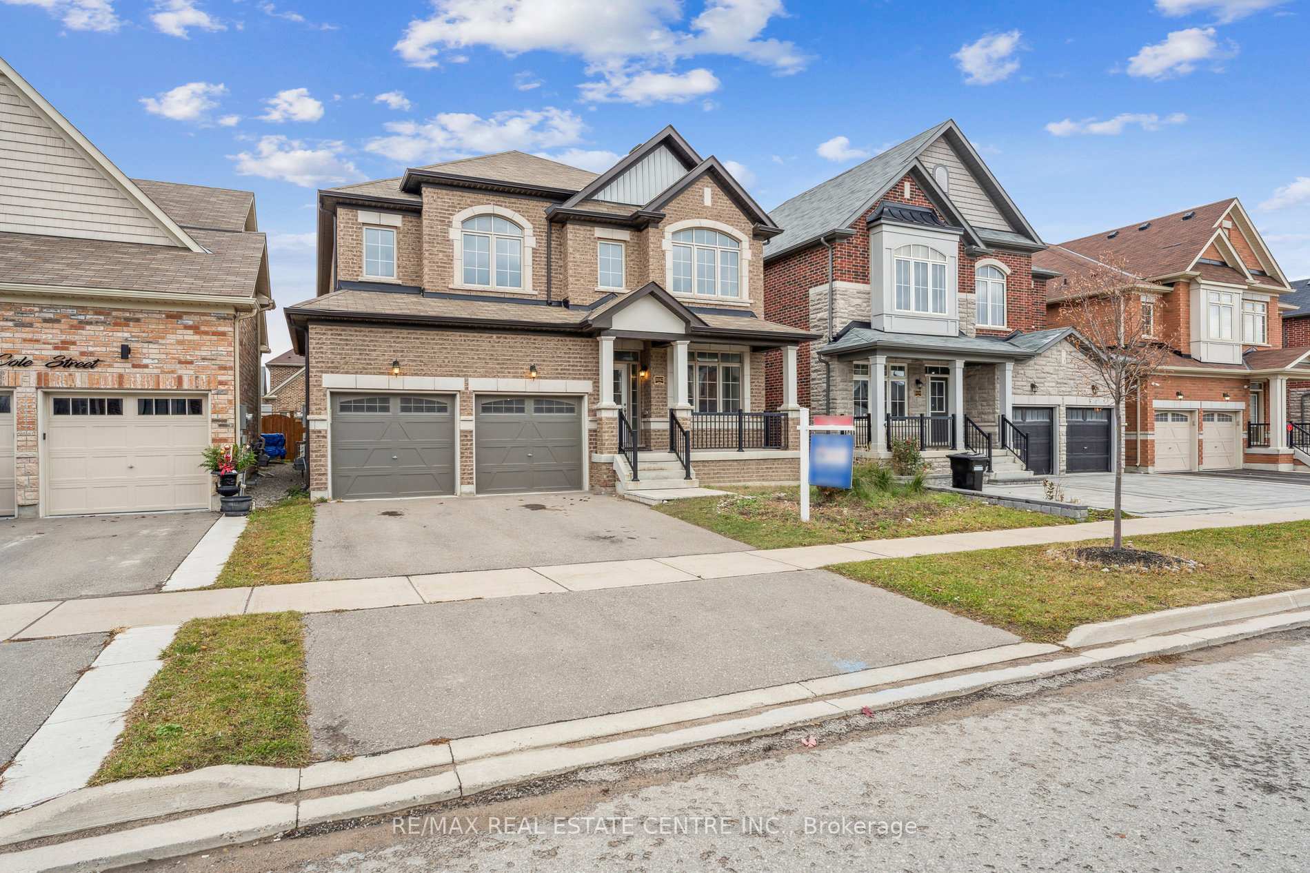 Photo 1 of 1042 Cole Street, Innisfil, Alcona — HOMEH