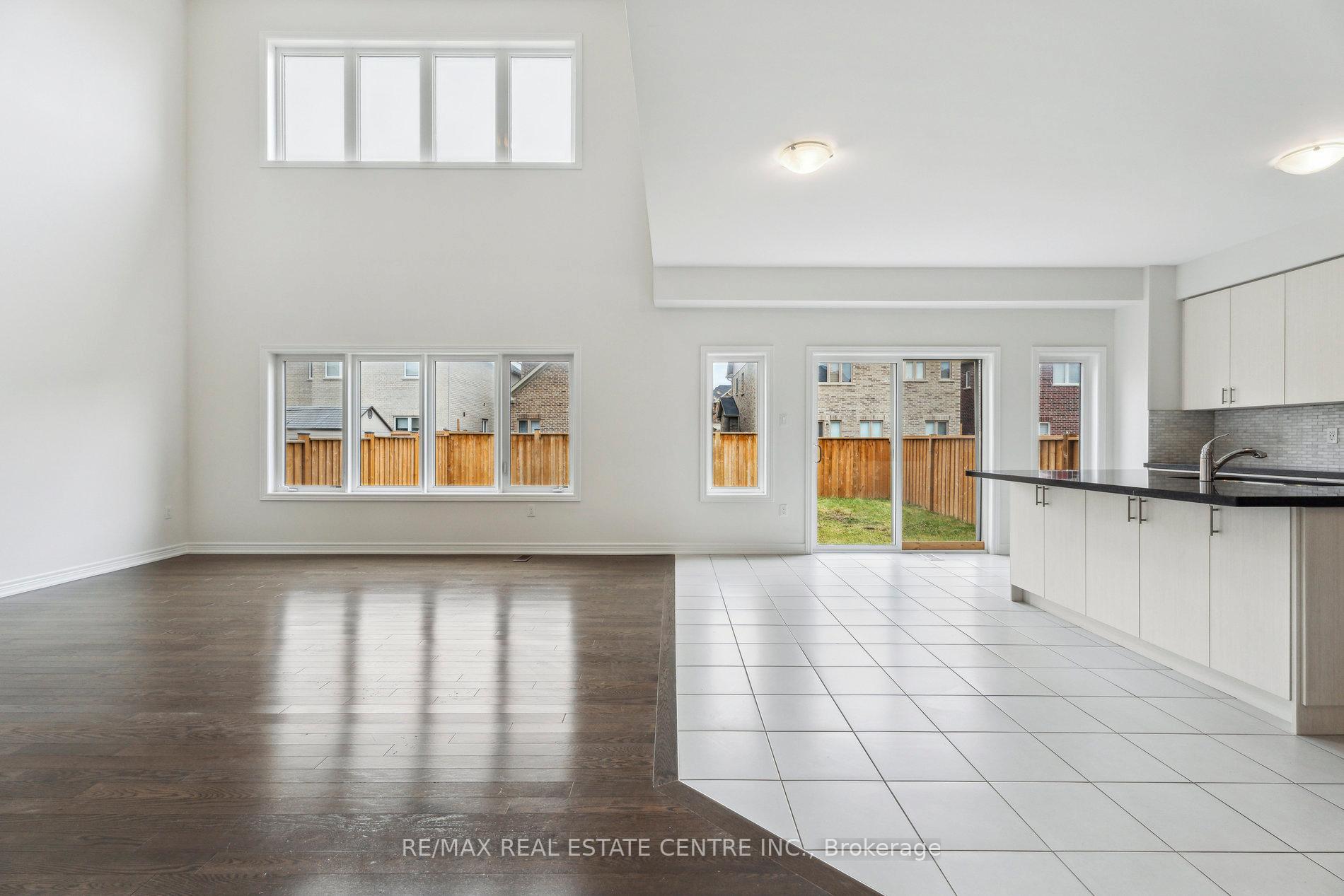 Photo 4 of 1042 Cole Street, Innisfil, Alcona — HOMEH
