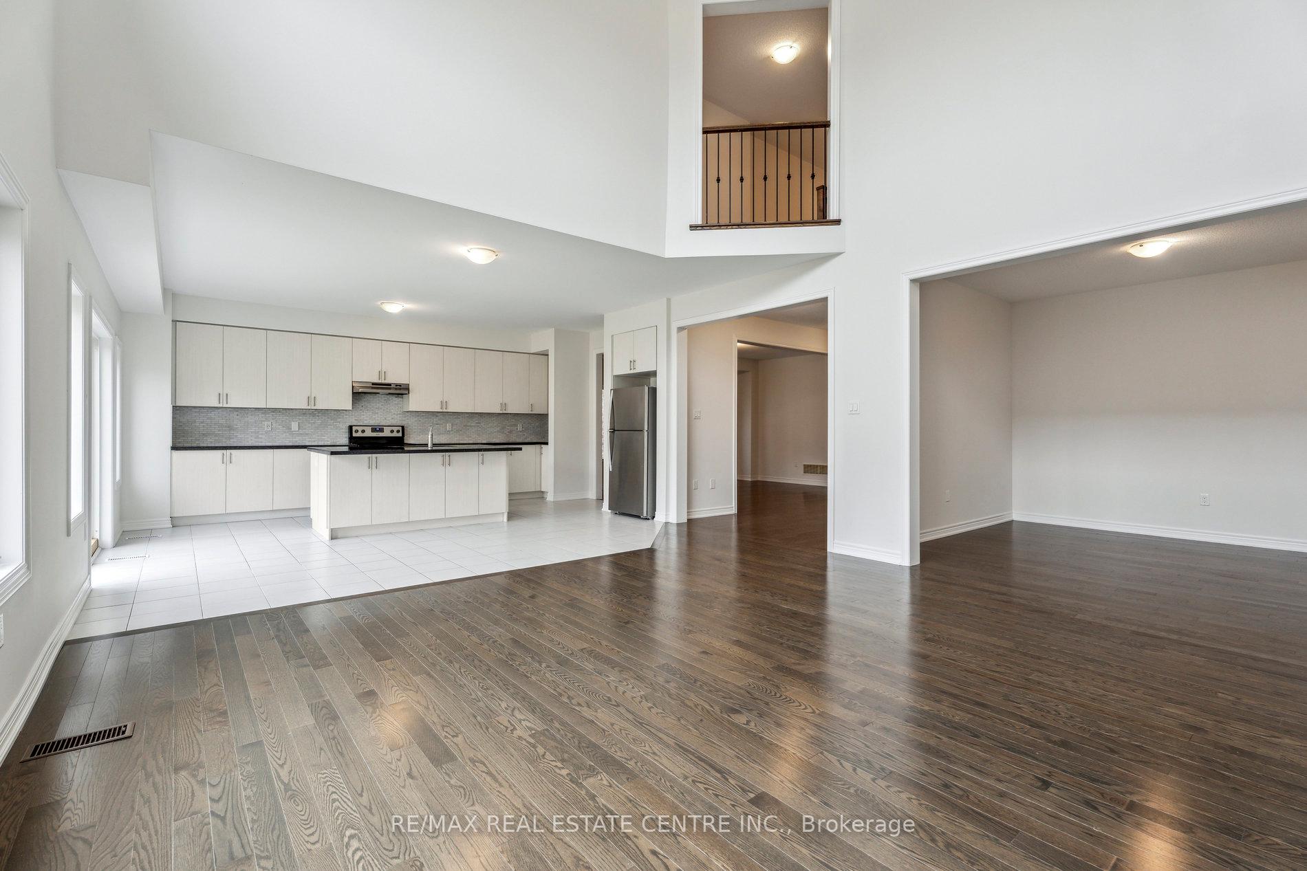Photo 11 of 1042 Cole Street, Innisfil, Alcona — HOMEH