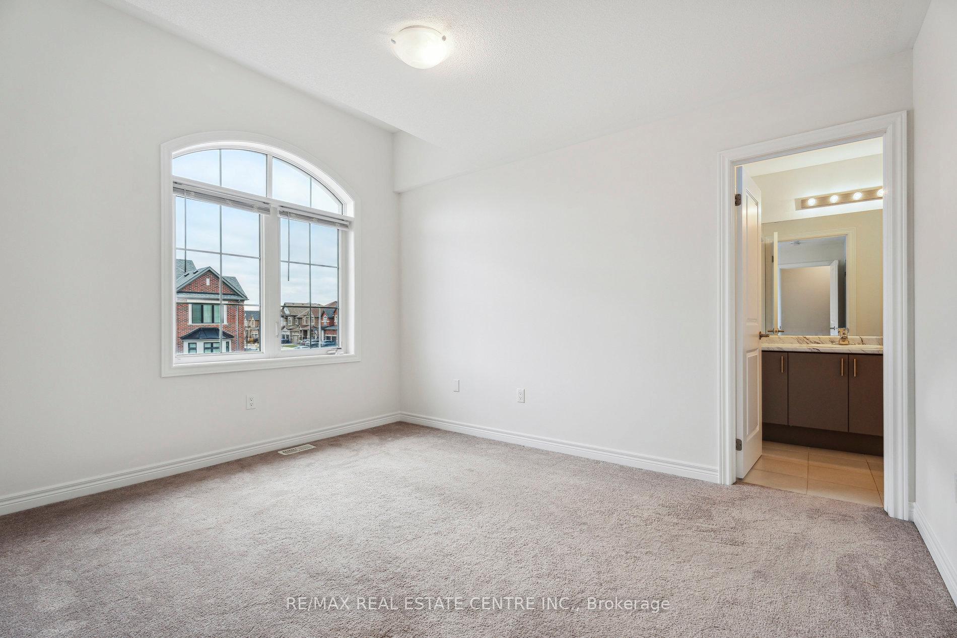 Photo 13 of 1042 Cole Street, Innisfil, Alcona — HOMEH