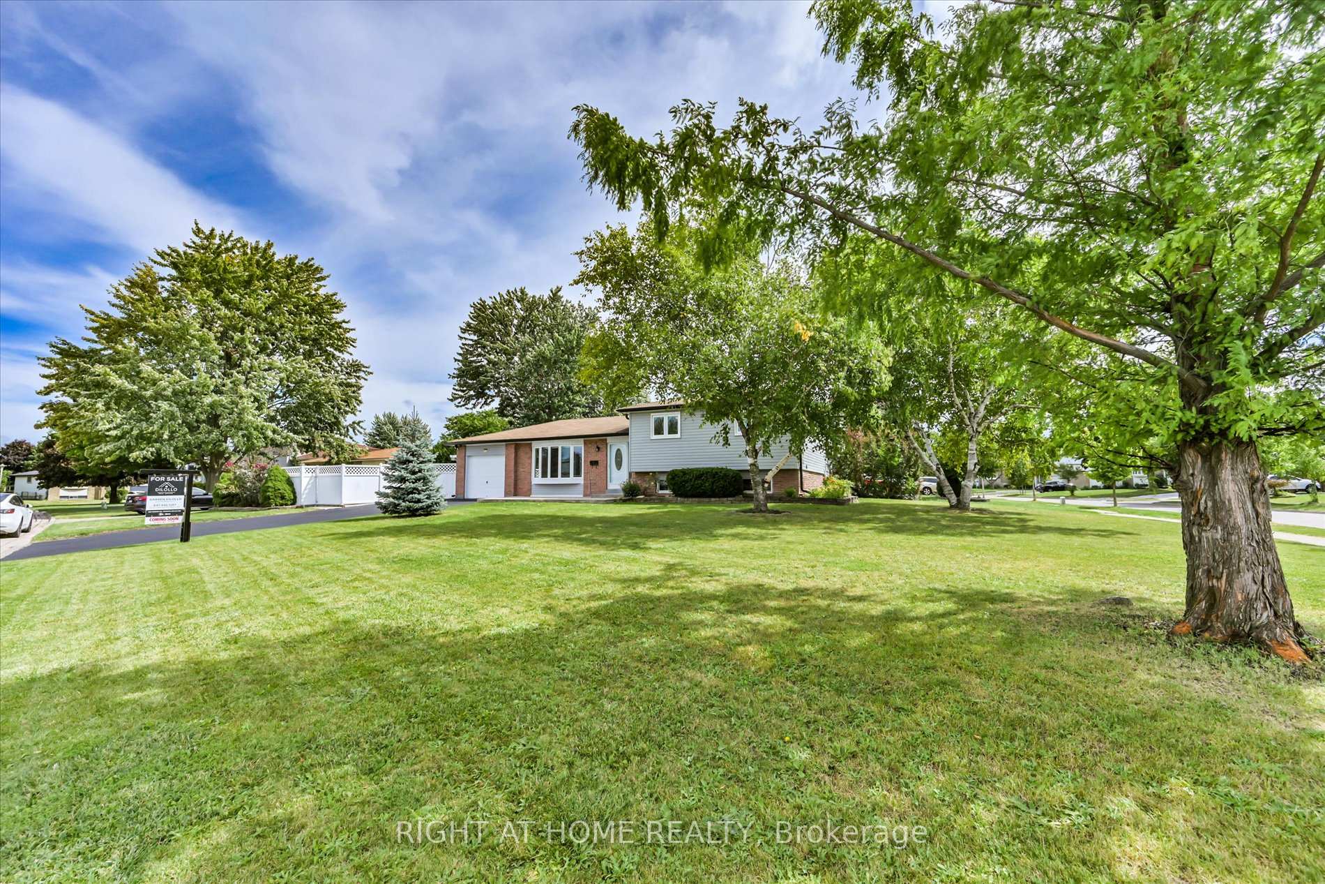 Photo 12 of 2 Gondola Crescent, Brampton, Northgate — HOMEH