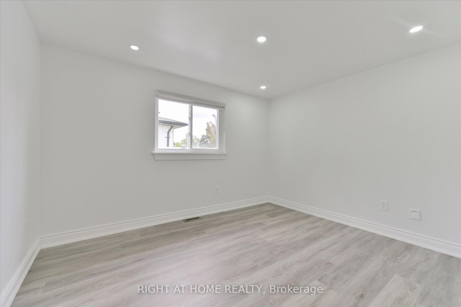 Photo 14 of 2 Gondola Crescent, Brampton, Northgate — HOMEH