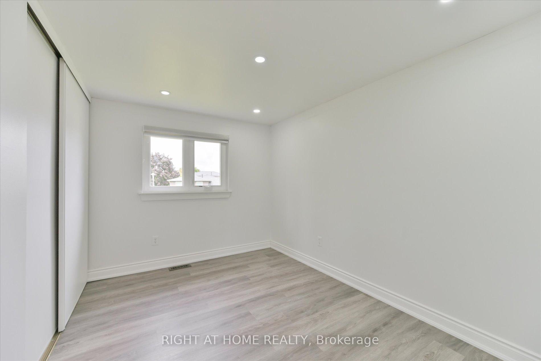 Photo 15 of 2 Gondola Crescent, Brampton, Northgate — HOMEH
